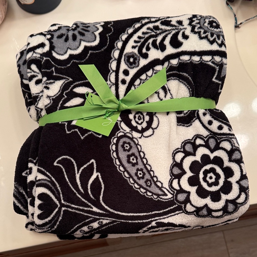 Black and White Paisley Blanket